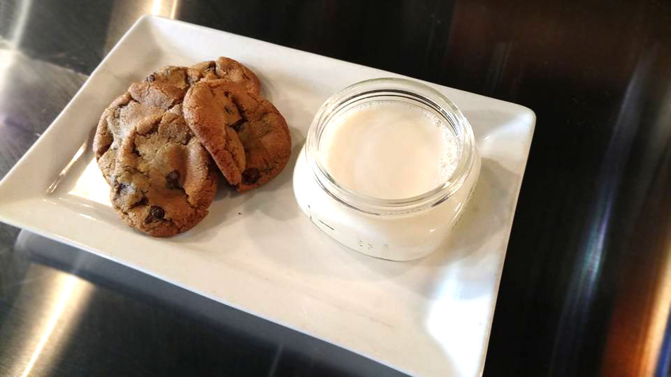 Milk&cookies Mason Jar Tap and Grill