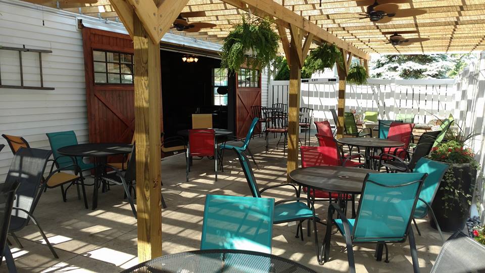 Patio Mason Jar Tap and Grill